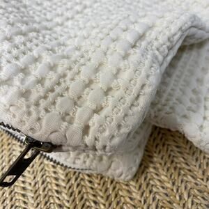 Pottery Barn Off White Cream Gauze Textured Zip, 18x18, Lined Pillow Sham EUC